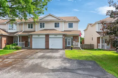 Att/Row/Townhouse in Kingston