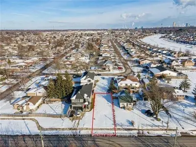 5084 Kalar Niagara Falls Road, Niagara Falls, On L2h 1t2