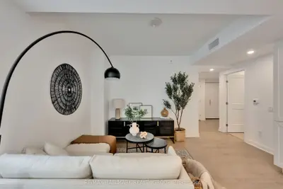 340 Queen Street 306, Ottawa Centre, On K1r 0g1