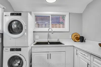 297 Sherbrooke Street, Peterborough, On K9j 2n7