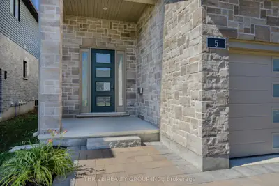 1061 Eagletrace Drive 5, London North, On N6g 0t3