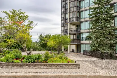 23 Woodlawn Road E 505, Guelph, On N1h 7g6