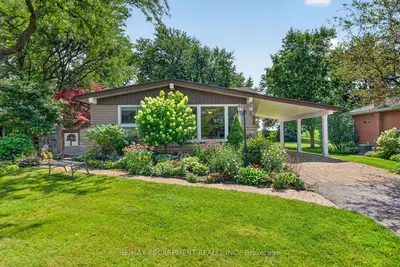 8399 Dickenson Road E, Hamilton, On L0r 1w0