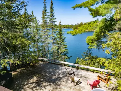 Detached in Sioux Narrows-Nestor Falls