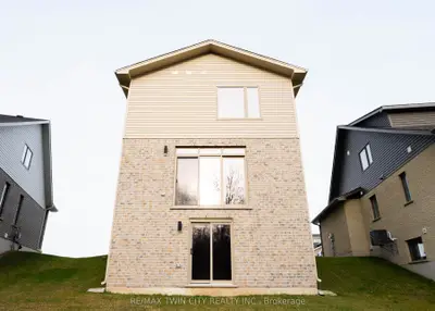 2092 Evans Crescent, London South, On N6m 0a1