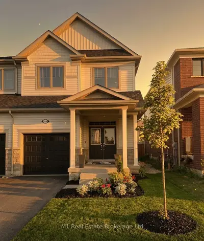 Semi-Detached in Centre Wellington