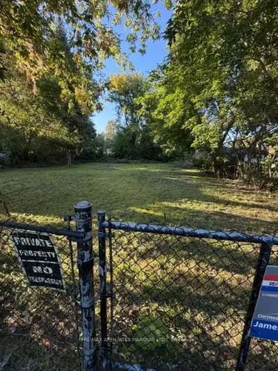213 First Street W, Cornwall, On K6j 1c4