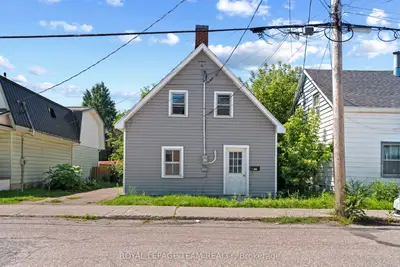42 Bonnechere Street S, Renfrew, On K7v 1z1