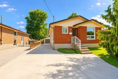 82 Elmwood Avenue, Cambridge, On N1r 4y4