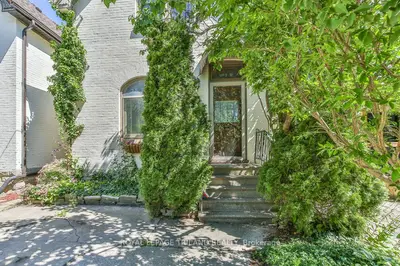 38 Byron Avenue E, London South, On N6c 1c5