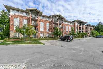 Condo Apartment in Centre Wellington