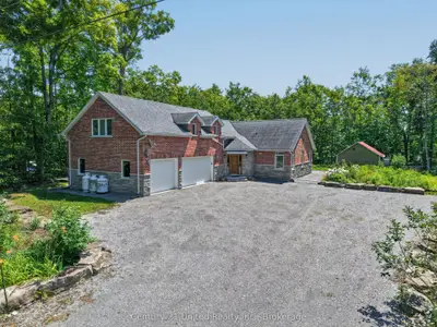15 Library Road, North Kawartha, On K0l 3e0