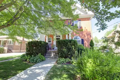 120 Hibernia Street, Stratford, On N5a 5v4