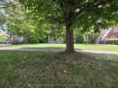 5896 Valley Way, Niagara Falls, On L2e 1y1