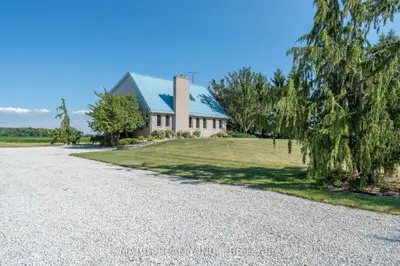 1270 Mandaumin Road, Dawn-euphemia, On N0p 2m0