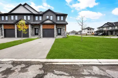 Att/Row/Townhouse in Carleton Place