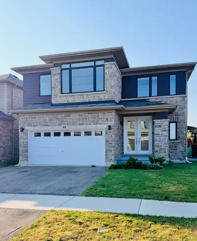 Detached in Brantford