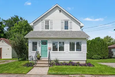 Detached in Perth
