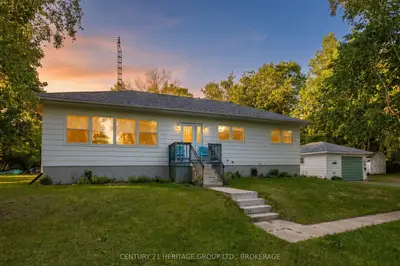 Detached in Frontenac