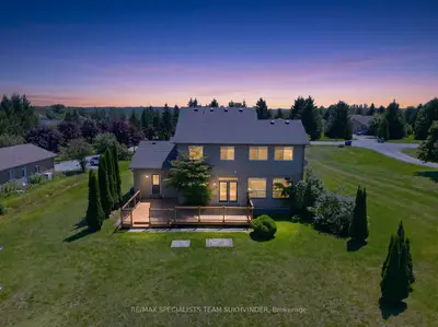 37 Woodland Drive, East Garafraxa, On L9w 6b7