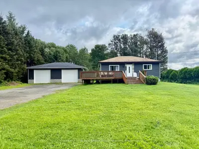 Detached in Thunder Bay