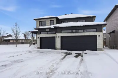 301 Moonlight Drive, Russell, On K4r 0l1