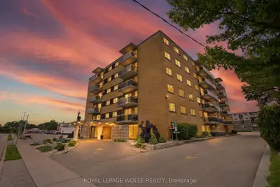 87 St George Street 403, Brantford, On N3r 1v5