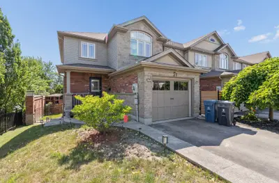 Att/Row/Townhouse in Guelph