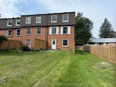 32 Appleby Private N, Mooneys Bay - Carleton Heights And Area, On K2c 3p4