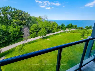 Condo Apartment in Hamilton