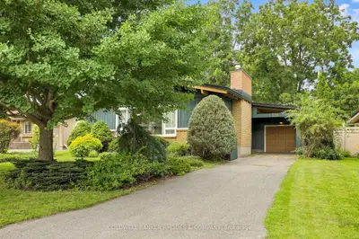 359 Mountbatten Avenue, Alta Vista And Area, On K1h 5w2