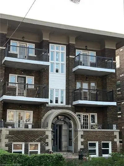 8 Tisdale Street S 10, Hamilton, On L8n 2v9