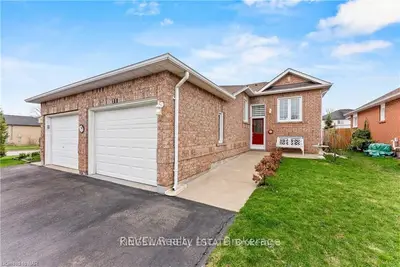 11 JACKSON Court W, Welland, ON L3C 7G2