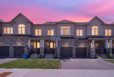 Att/Row/Townhouse in Hamilton