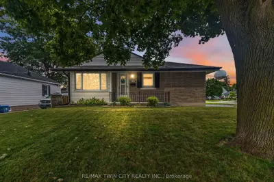 Detached in Brantford