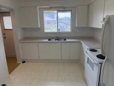 21 Woodlawn Road 1, Welland, On L3c 5y7