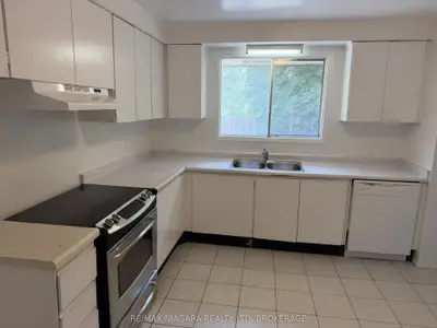 21 Woodlawn Road 4, Welland, On L3c 5y7