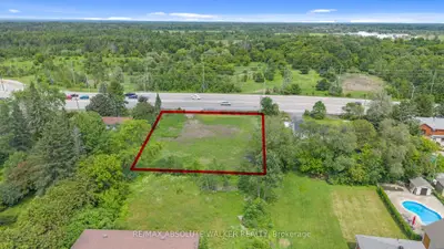 4320 Bank Street, Blossom Park - Airport And Area, On K1t 3w8