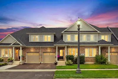 Att/Row/Townhouse in Shelburne