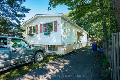 3 DAVID Court, North Bay, ON P1A 3W3
