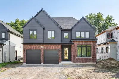 79 Royal Crescent, Southwold, On N5p 0g2