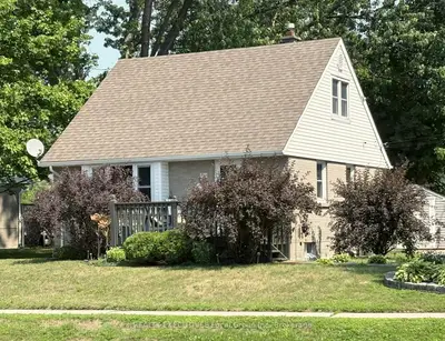 Detached in North Bay