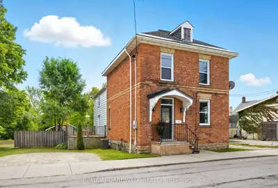 22 Isabella Street, Perth, On K7h 2w8