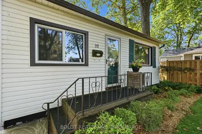 16 LONGFELLOW Avenue, St. Catharines, ON L2R 6N5