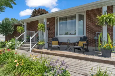 11 Chesterfield Drive, Loyalist, On K7n 1m3