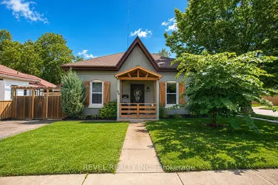 Duplex in Brantford