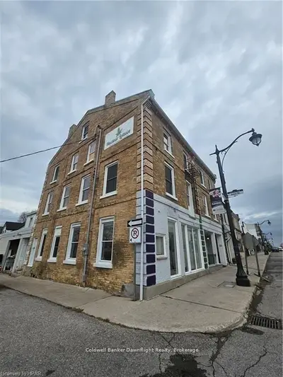 Upper Level in South Huron