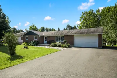Detached in Bracebridge