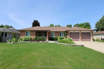 Detached in North Middlesex