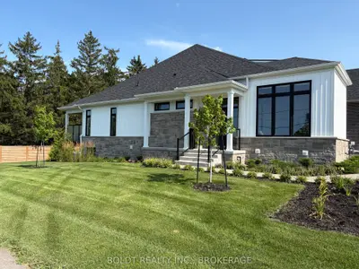 Condo Townhouse in Thorold